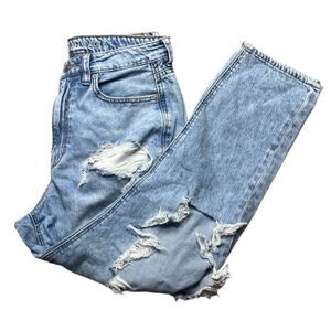 American Eagle Ripped Light Blue Mom Jeans Size 6 Short